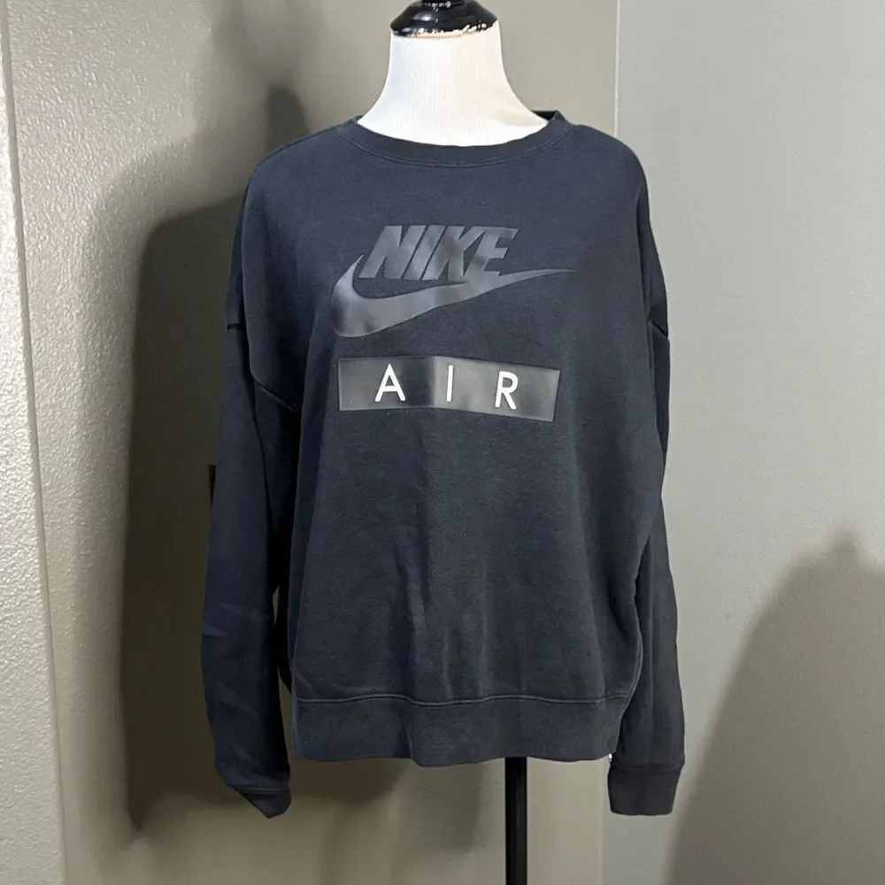 Nike Men's Black Crewneck Sweater